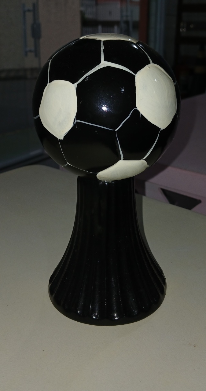 Bola de Futebol Preta E Branca - BEMDEFESTA