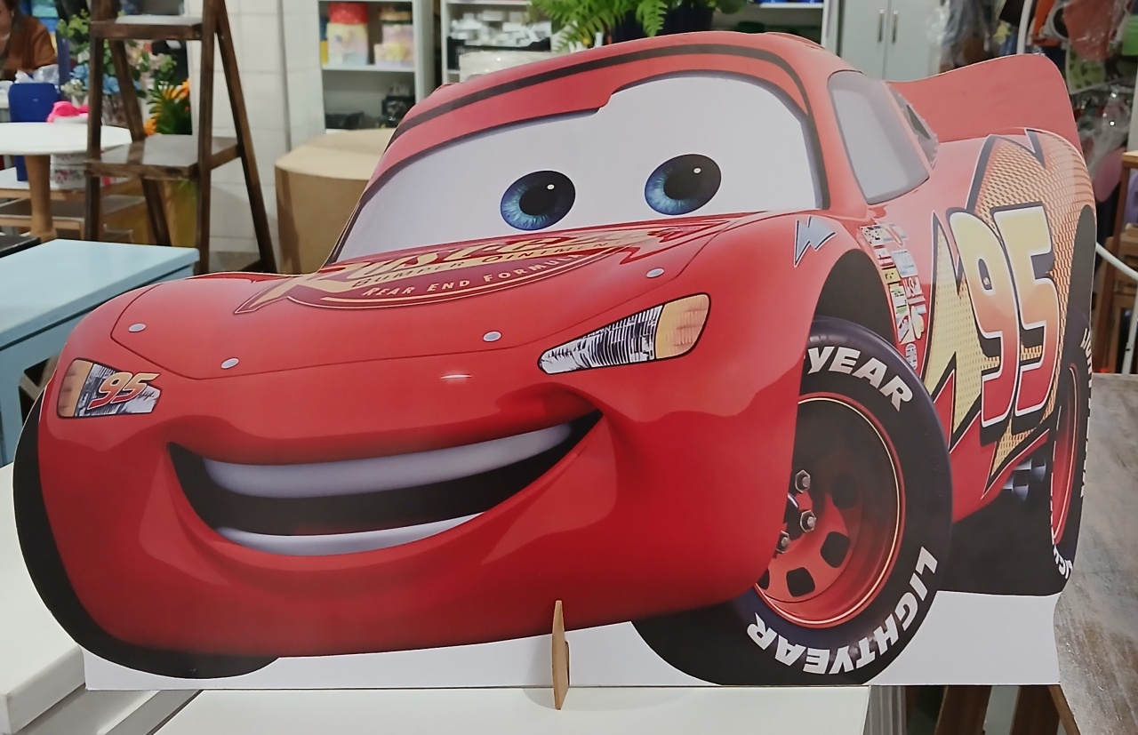 Display Chao Mcqueen - BEMDEFESTA