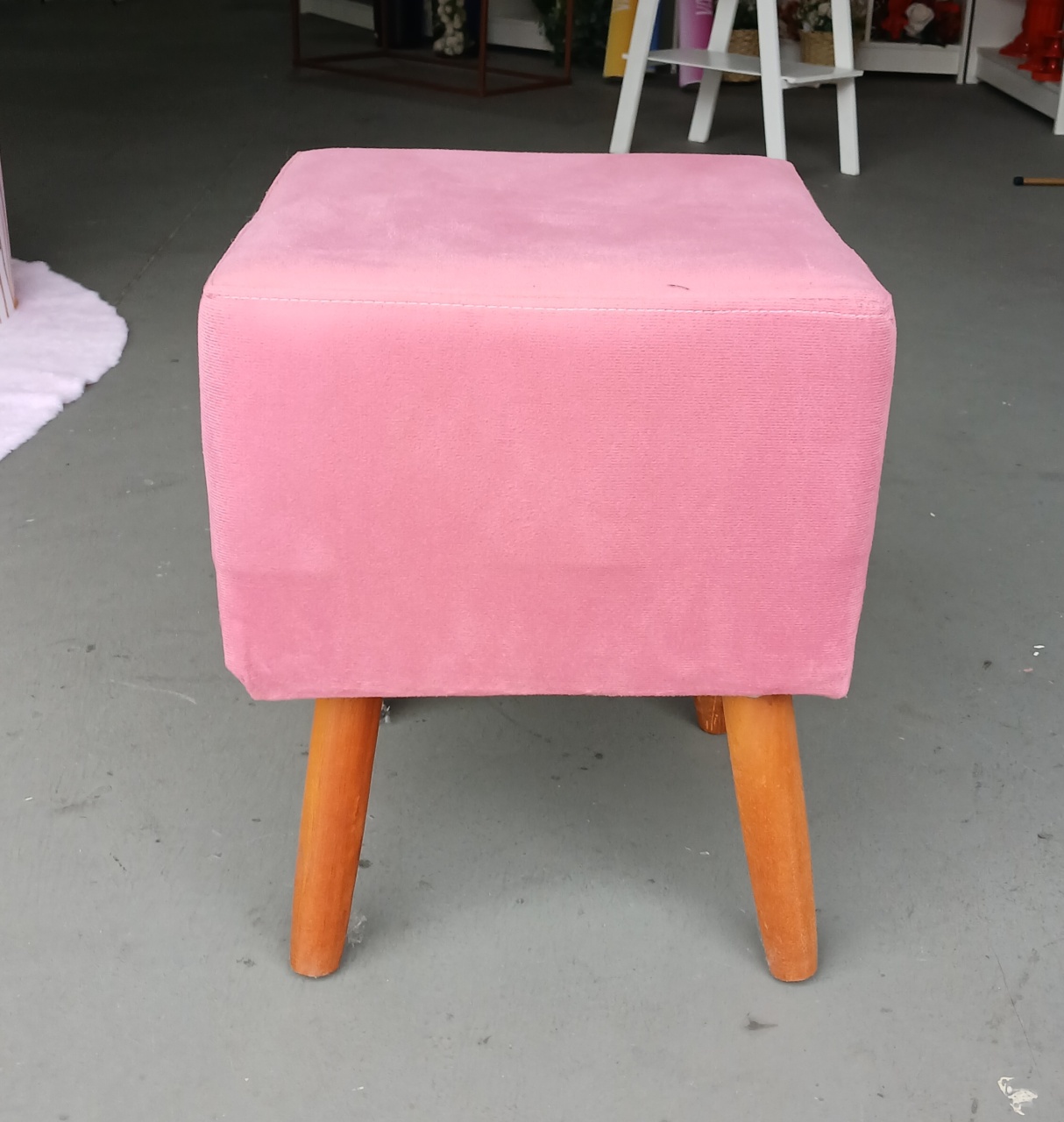 Banqueta Rosa  - BEMDEFESTA