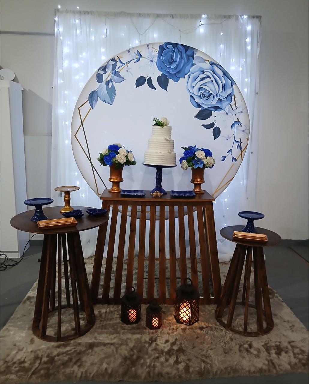 Casamento Azul Floral Com Aro Cortina de Led - BEMDEFESTA