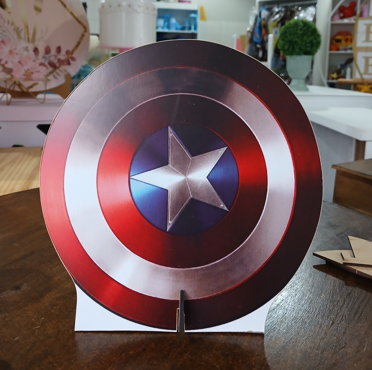 Display Mesa Capitão América (2) - BEMDEFESTA