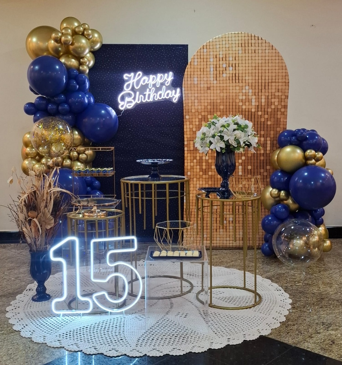 Decoração 15 Anos Azul Escuro E Dourado - Fazendo a Festa