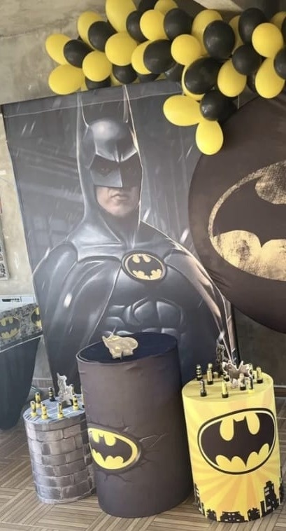 Pegue E Monte Tema Batman  - Fazendo a Festa