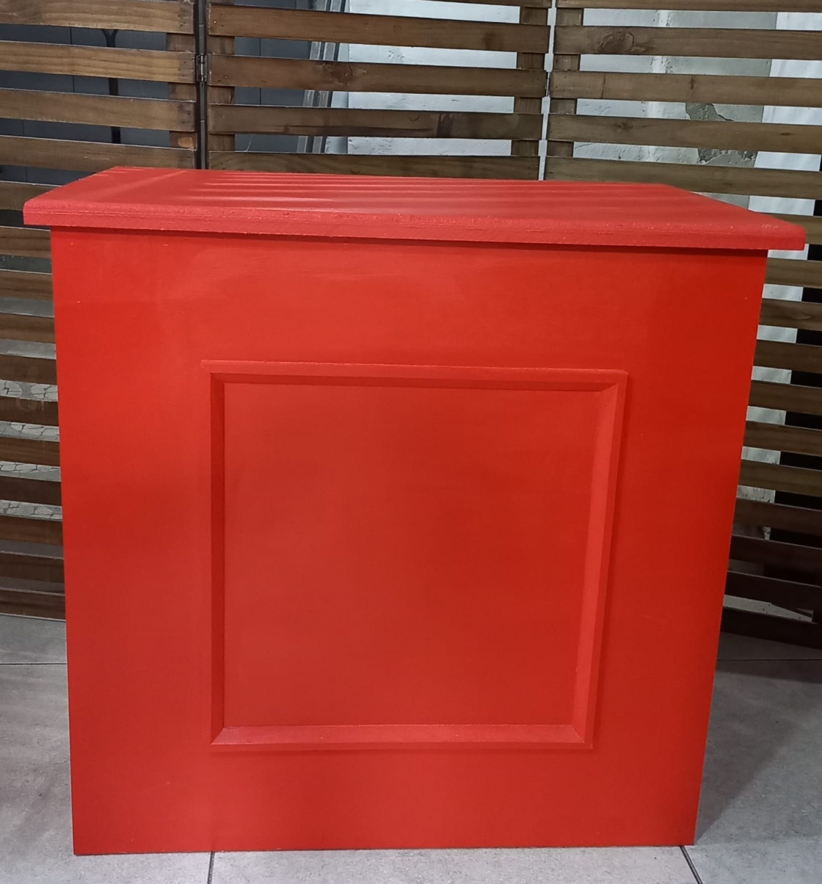 Mesa Balcão Vermelha - Fazendo a Festa