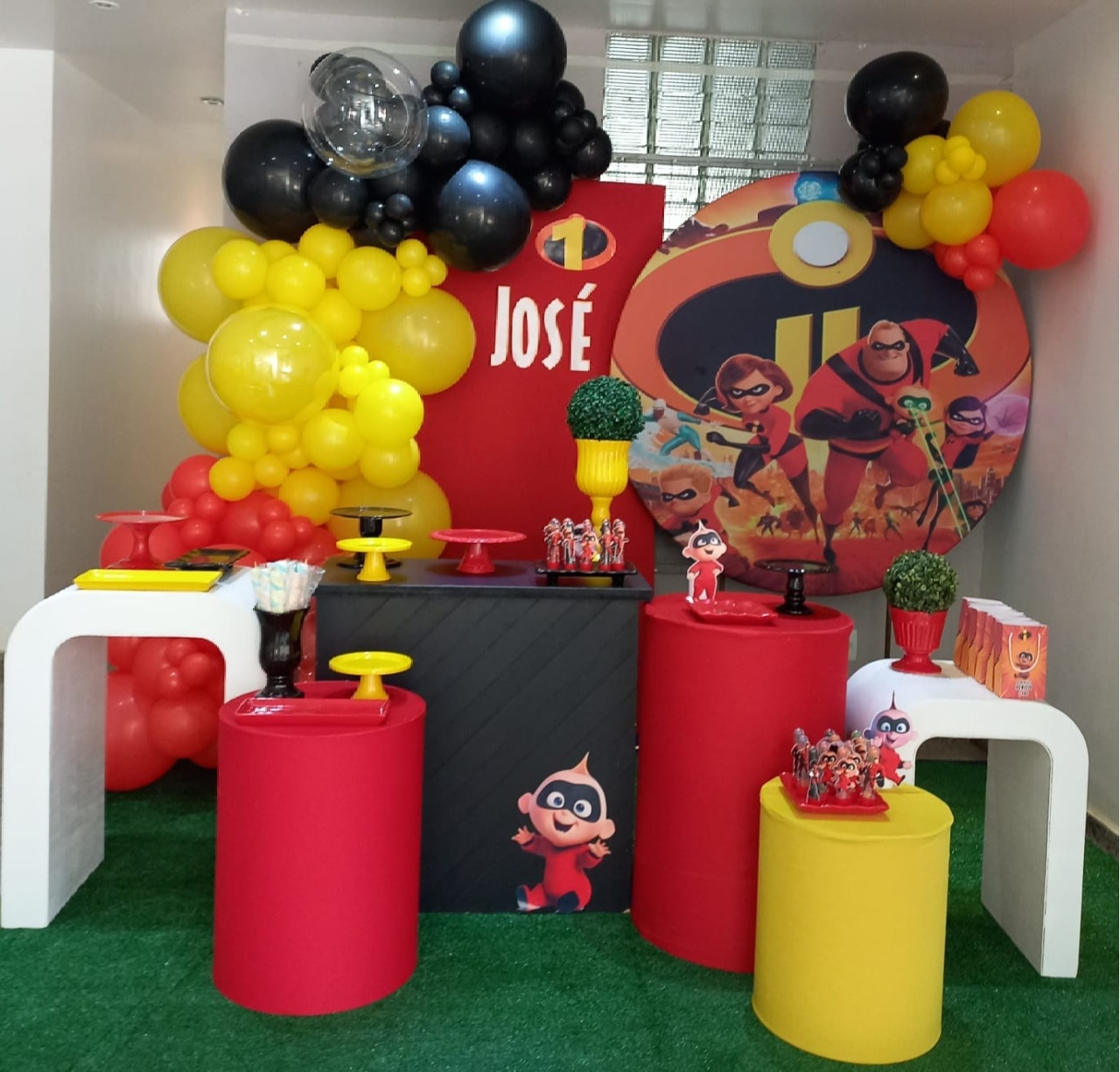 Decoração Os Incríveis   - Fazendo a Festa