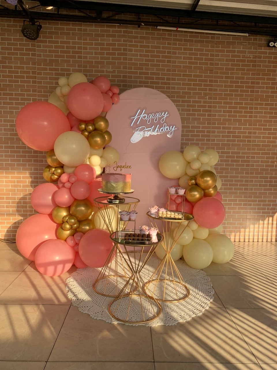 Decoração Rosa Pink E Rosa Bebe E Dourado E Dourado - Fazendo a Festa