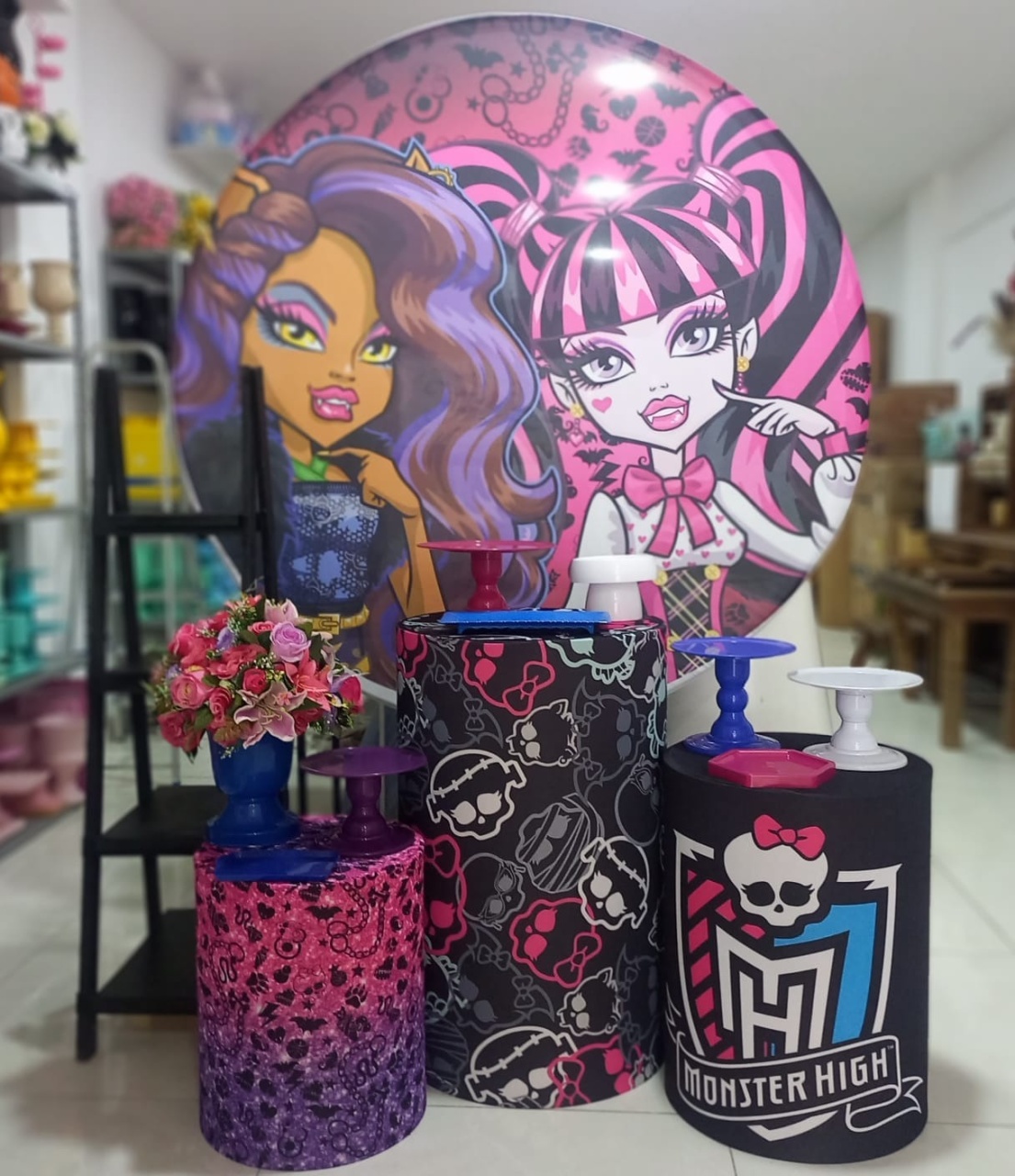 Pegue E Monte Tema Monster High - Fazendo a Festa