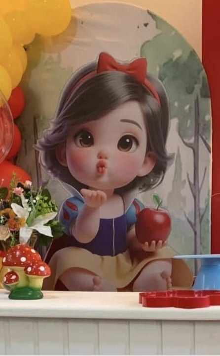 Painel Romano Oval da Branca de Neve - Fazendo a Festa