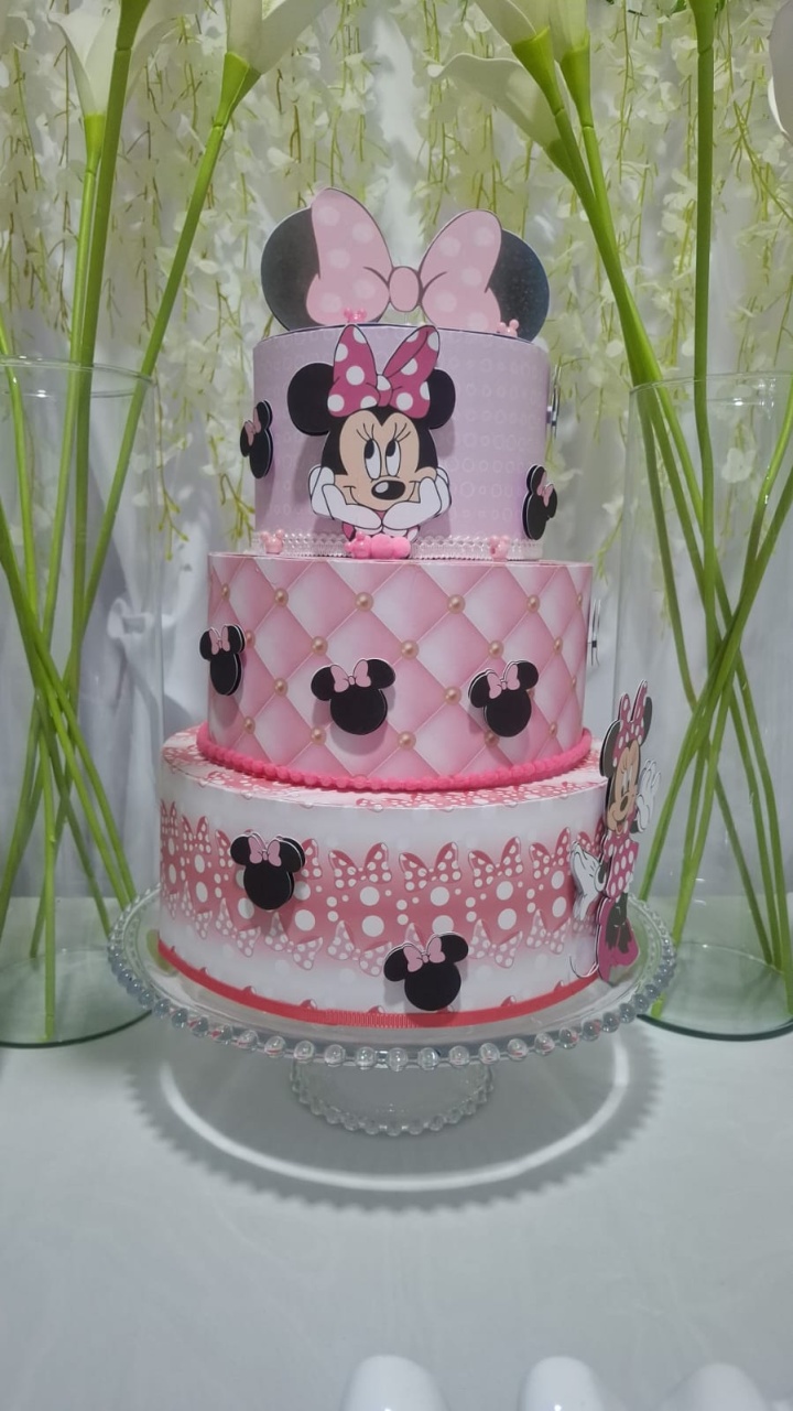 Bolo Fake Minnie Rosa - Fazendo a Festa