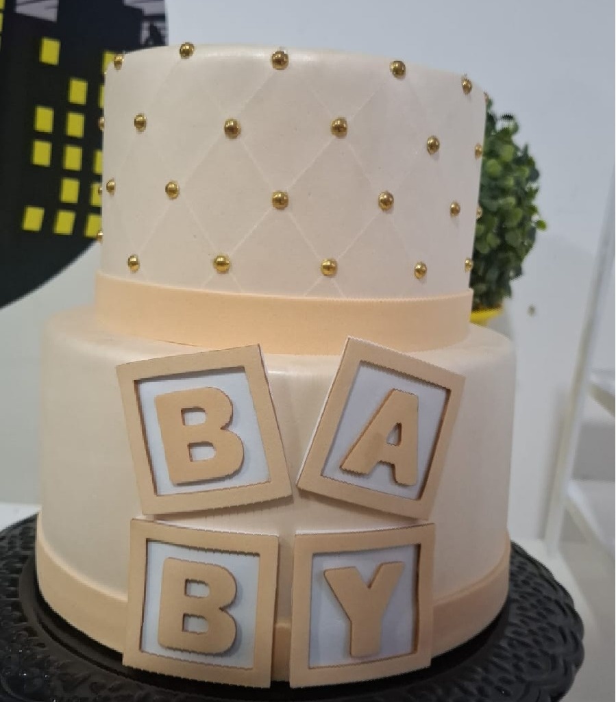 Bolo Fake Baby Bege - Fazendo a Festa