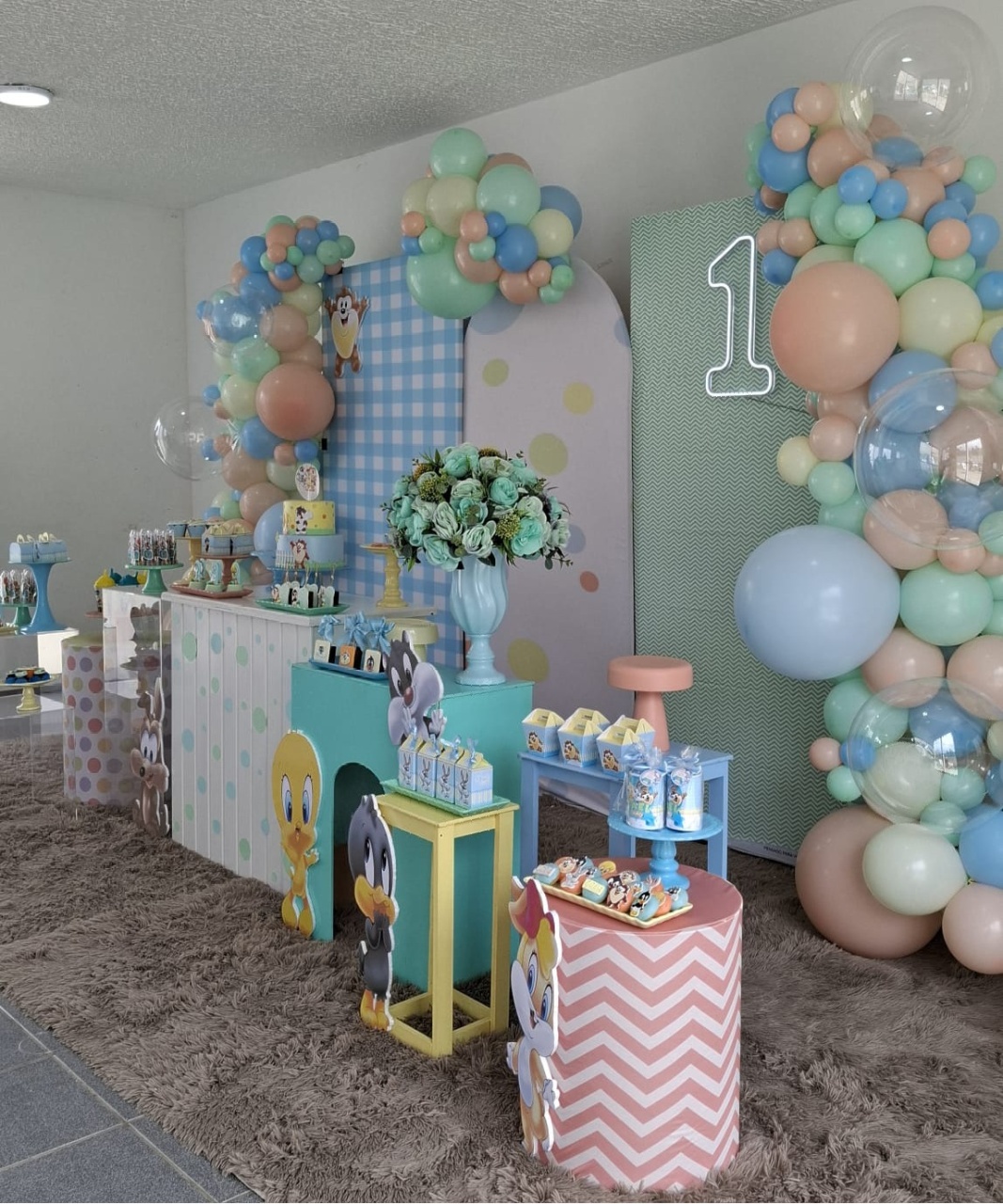 Decoração Baby Lonney Tunis - Fazendo a Festa