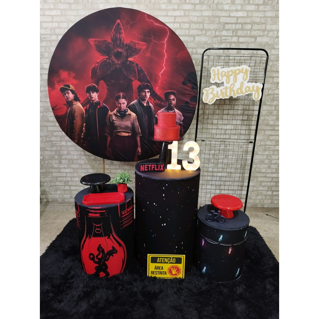 Kit Stranger Things - Pegue e Monte Tesouro Encantando