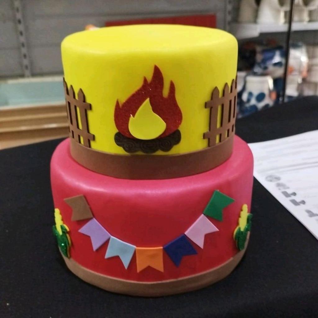 Bolo Festa Junina Arraia - Pegue e Monte Tesouro Encantando