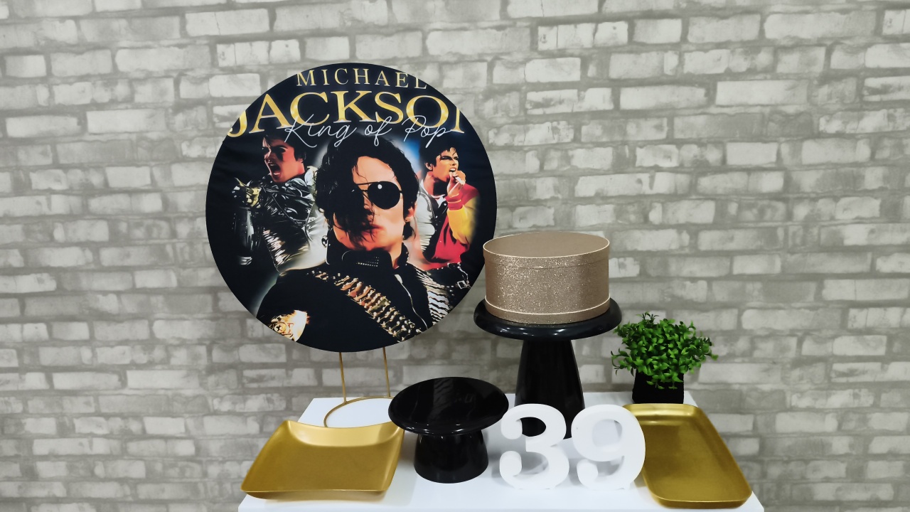 Mini Kit Michael Jackson - Pegue e Monte Tesouro Encantado