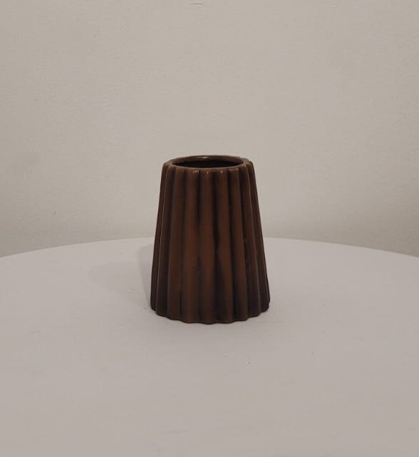 Vaso Marrom P - AcervodosSonhos 