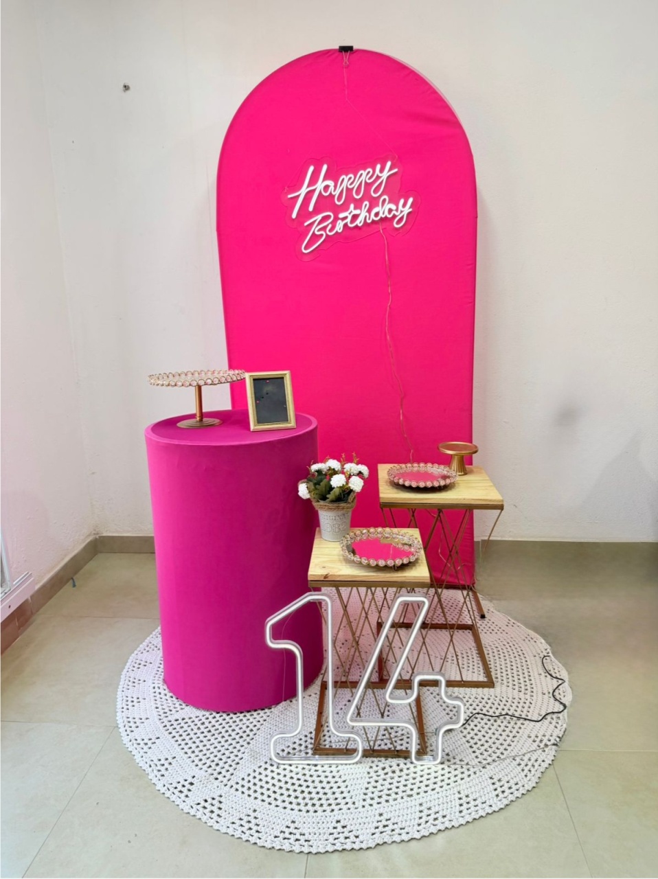 Rosa Pink Com Dourado - Mundo fest 