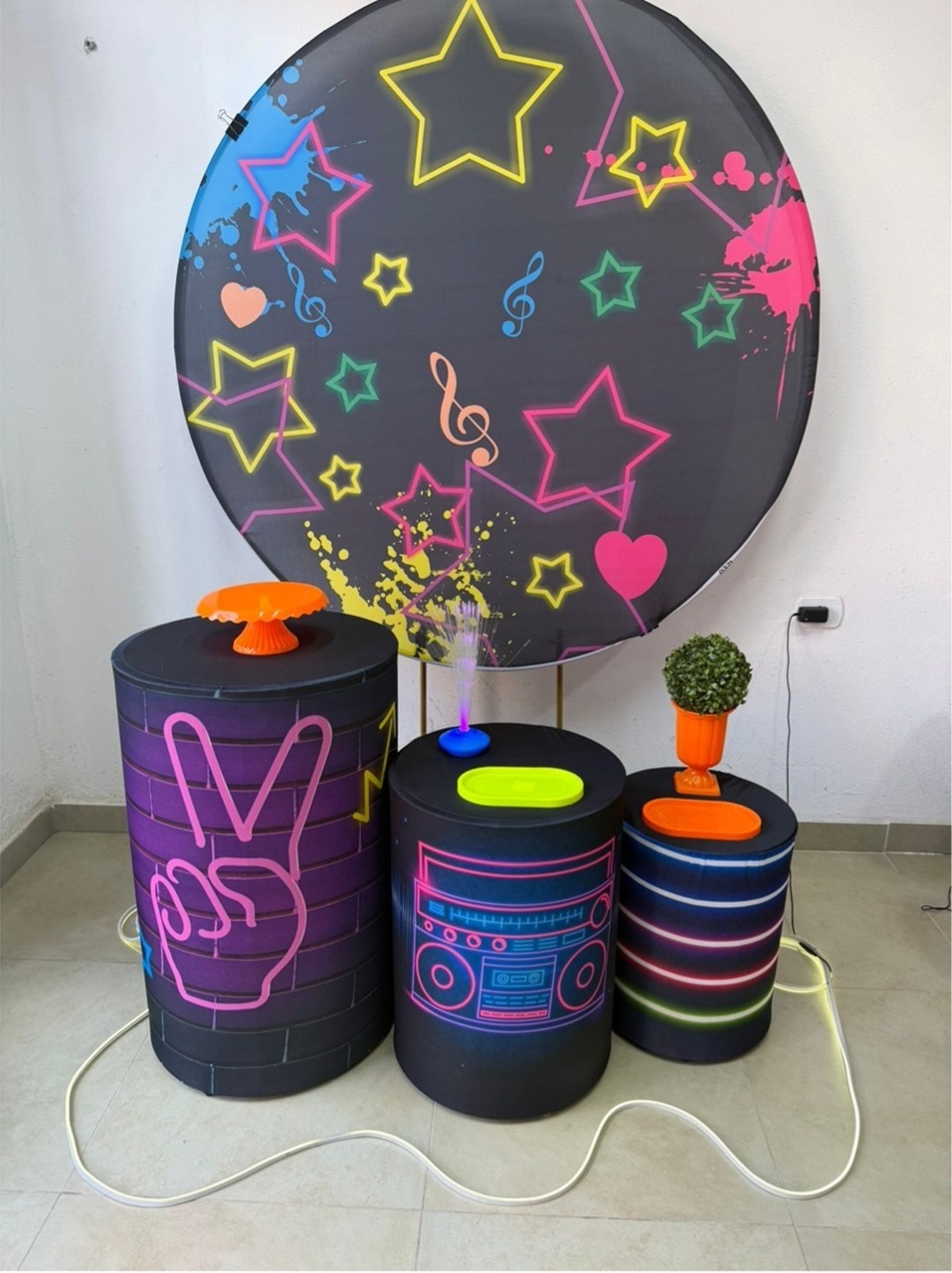 Neon  - Mundo fest 