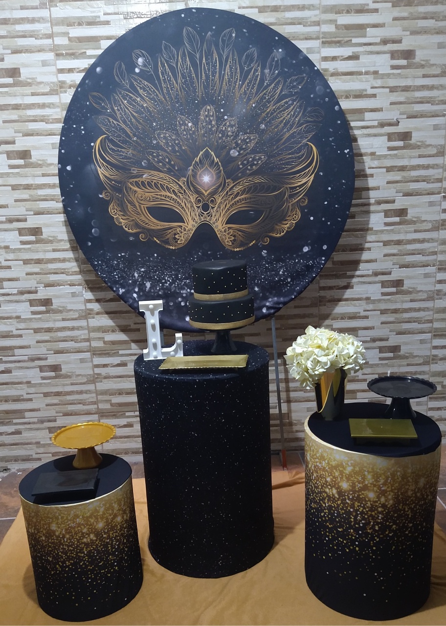 Pegue E Monte Máscara Preto E Dourado - Realize Decorações