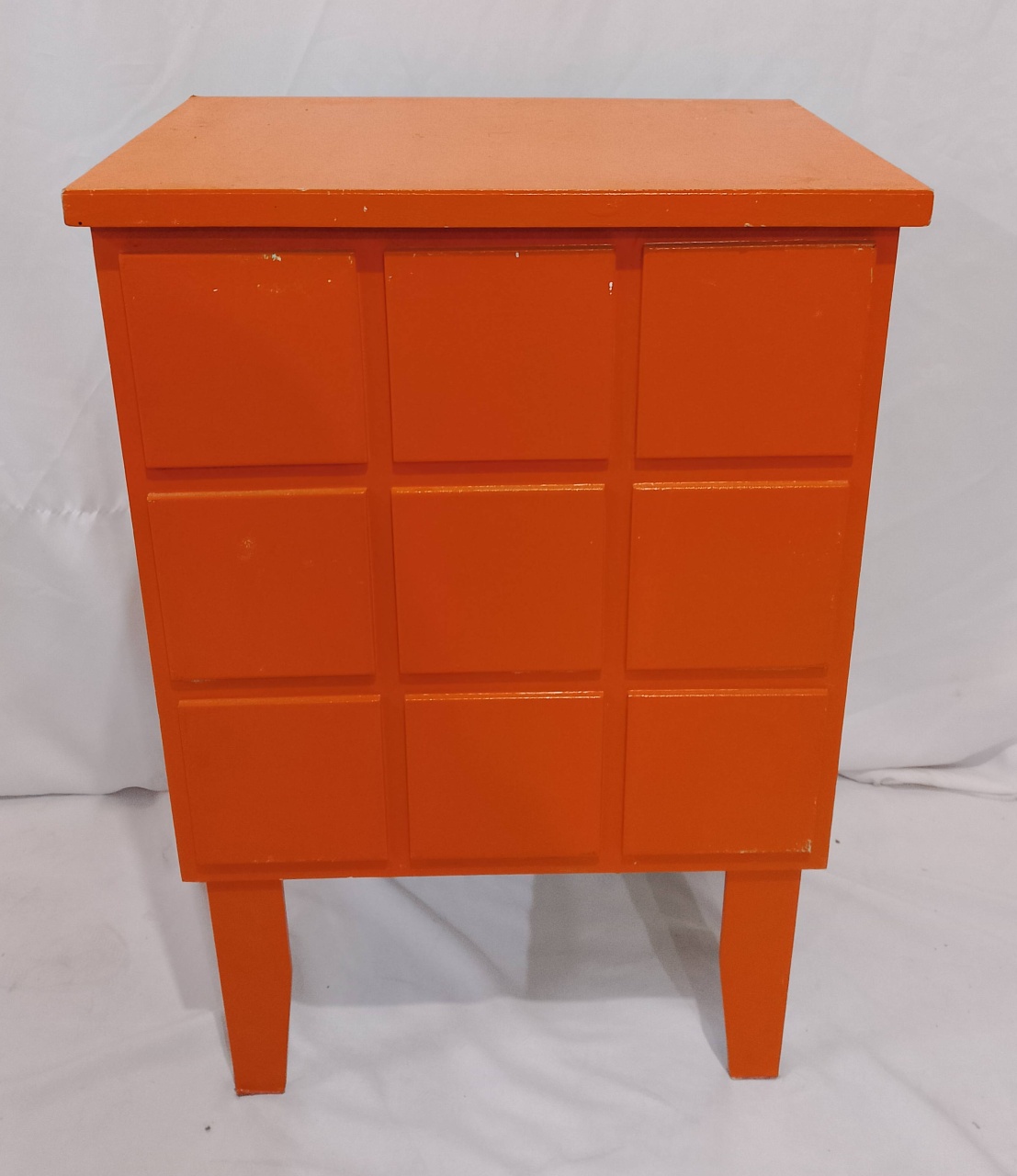 Cômoda Laranja - Realize Decorações
