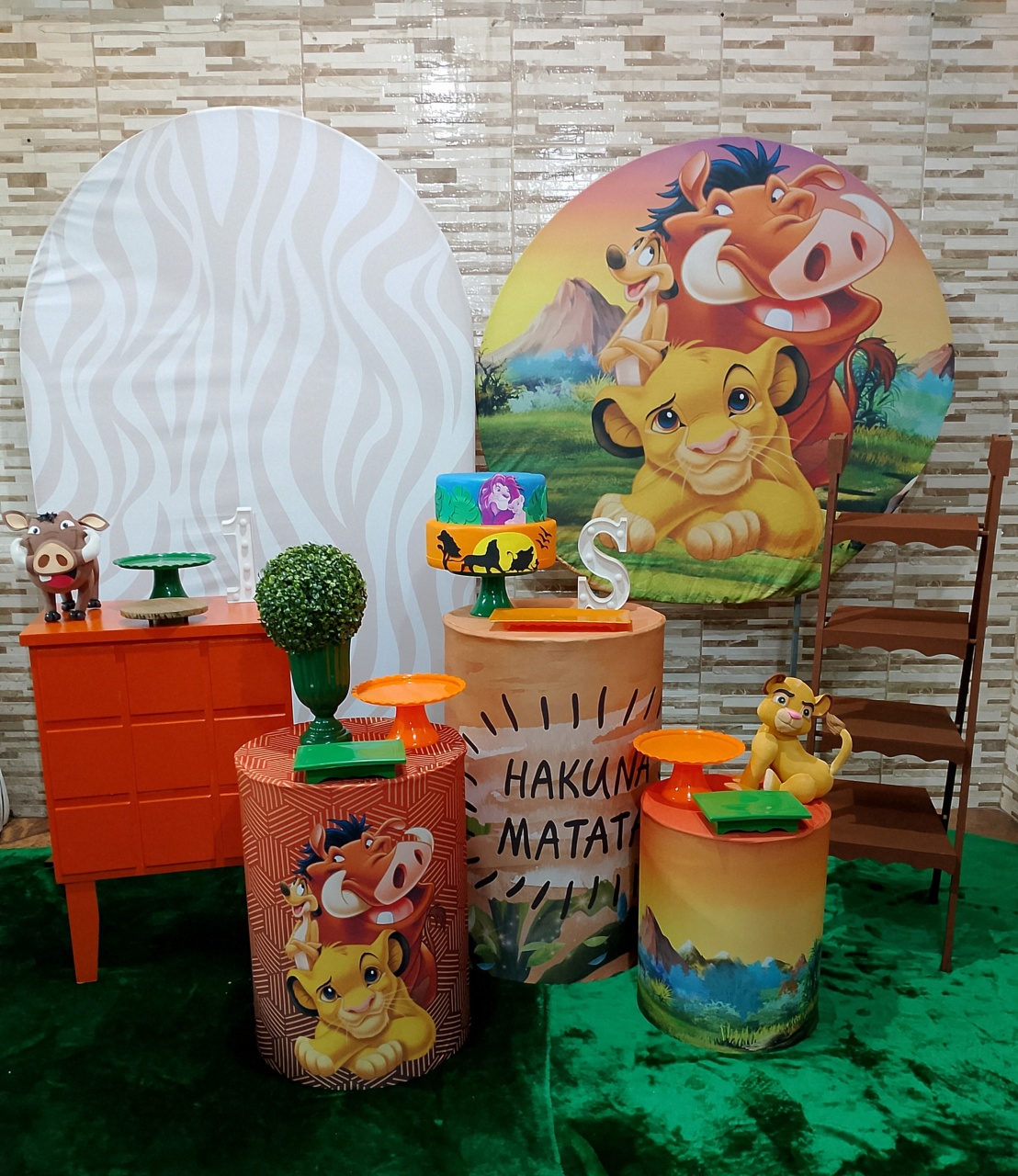Pegue E Monte Rei Leão 1 Luxo  - Realize Decorações