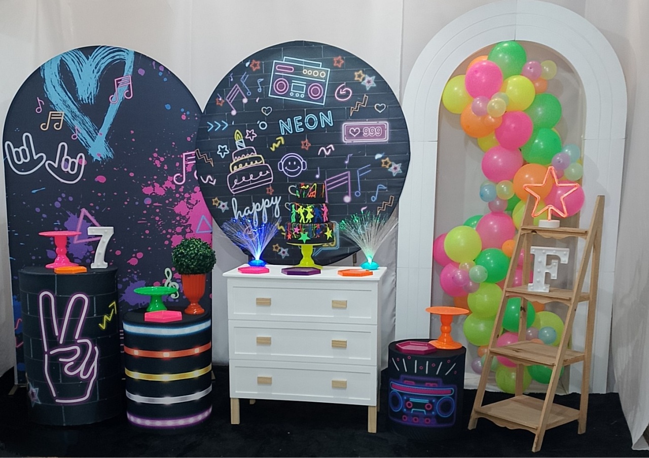 Pegue E Monte Neon 1 Luxo 1 - Realize Decorações