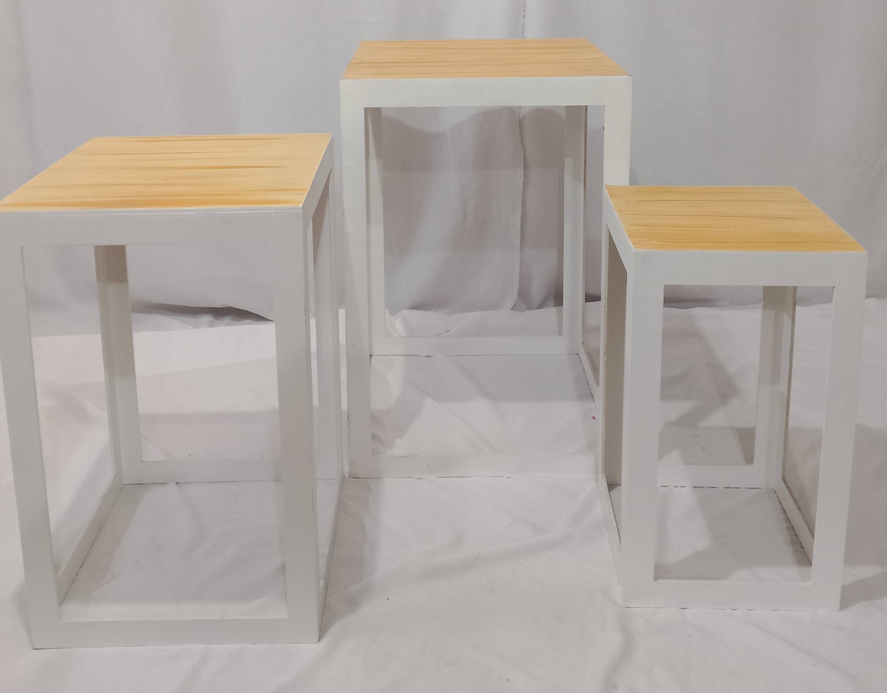 Mesa Branca Quadrada - Realize Decorações