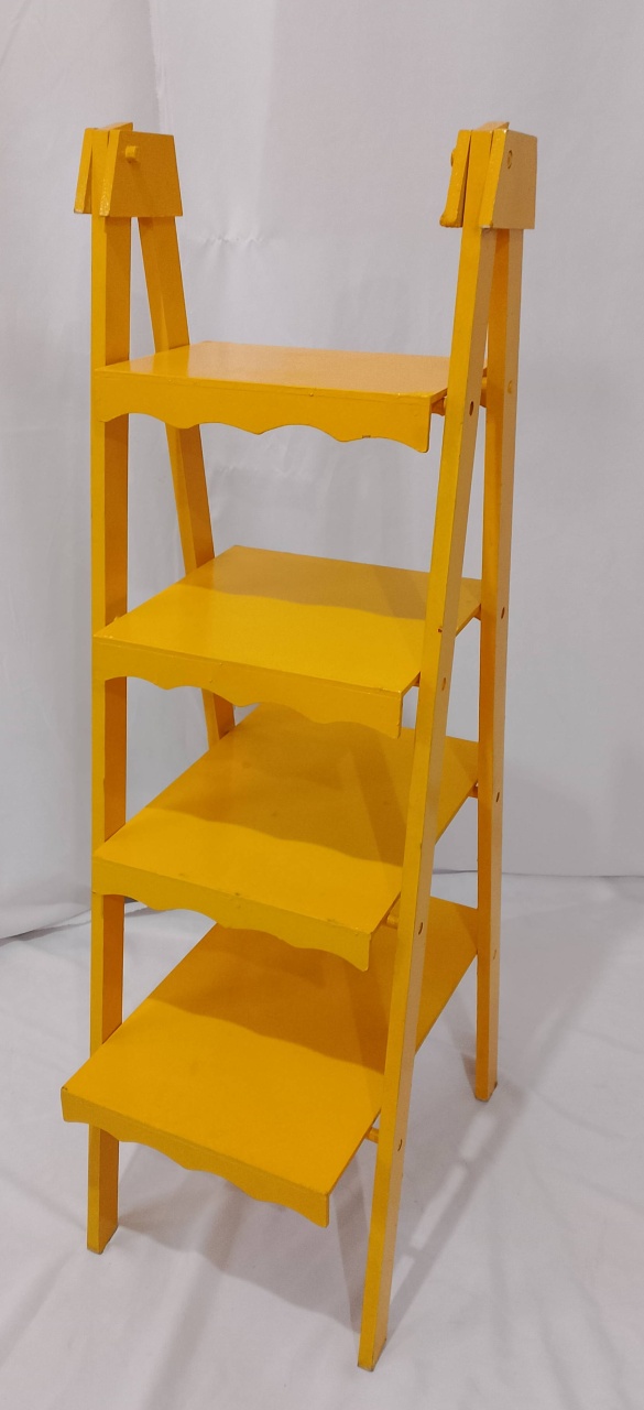 Escadinha Amarela - Realize Decorações