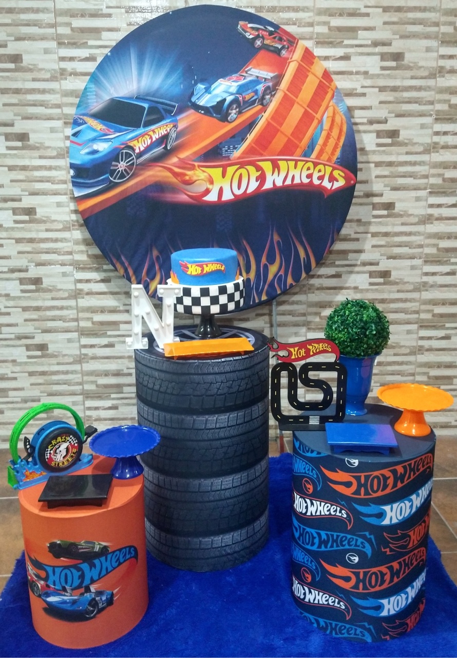 Pegue E Monte Hot Weels - Realize Decorações