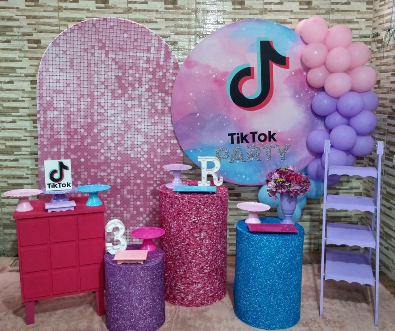 Pegue E Monte Tik Tok Rosa Luxo - Realize Decorações
