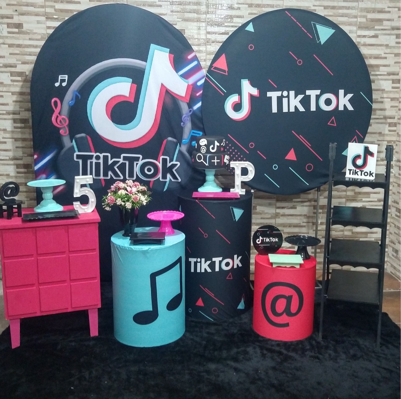 Pegue E Monte Tik Tok Luxo - Realize Decorações