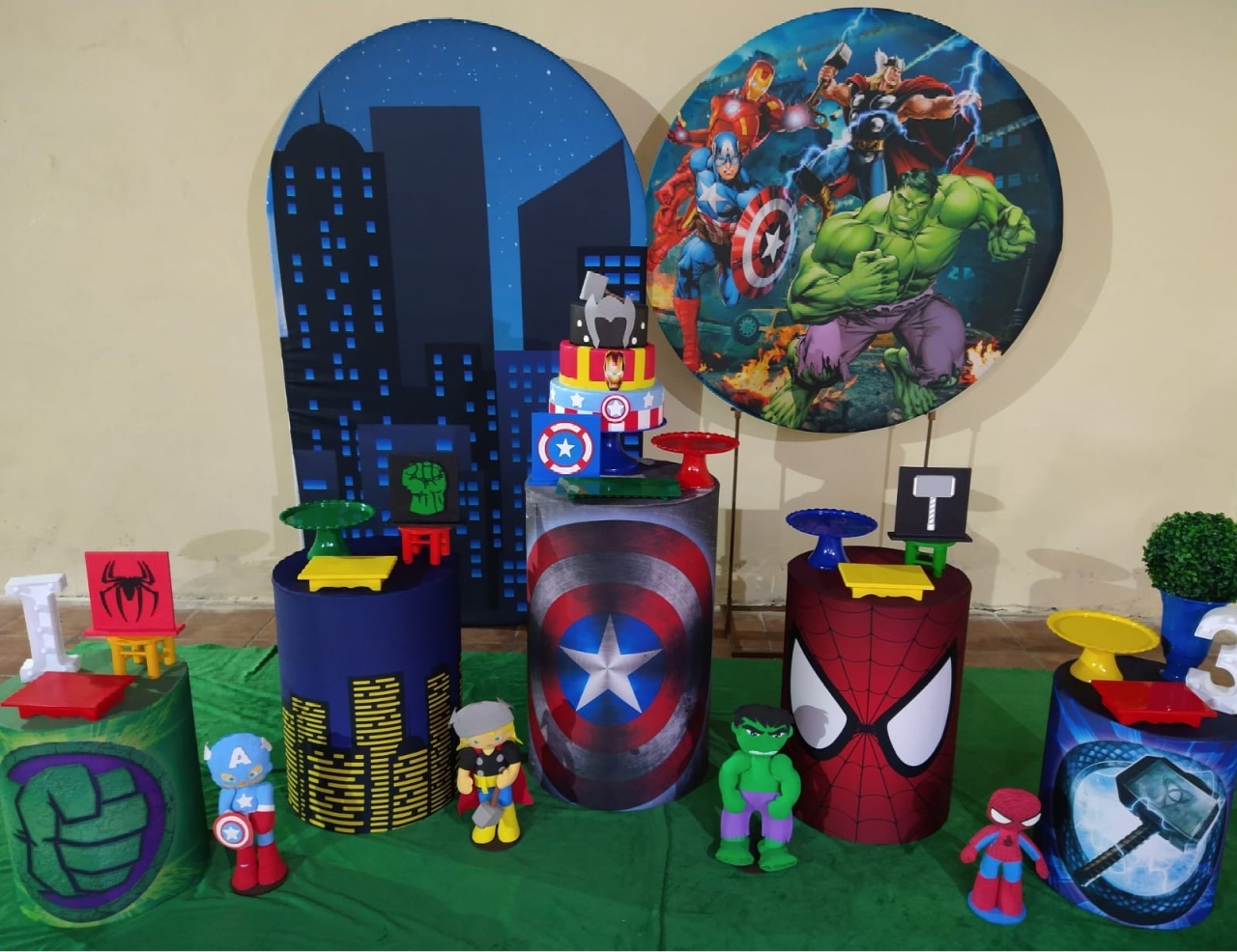 Pegue E Monte Vingadores Luxo - Realize Decorações