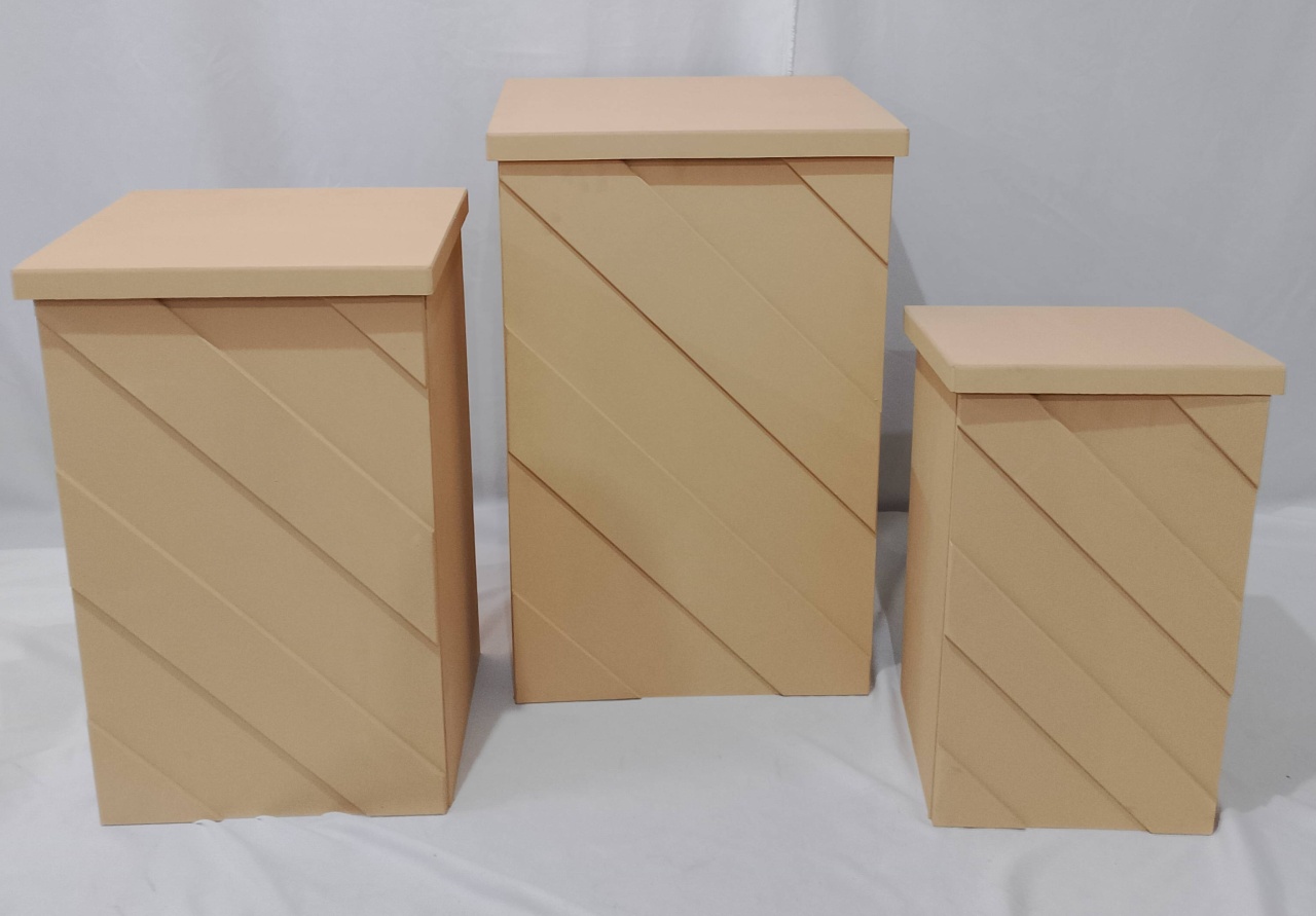 Trio de Mesas Bege - Realize Decorações