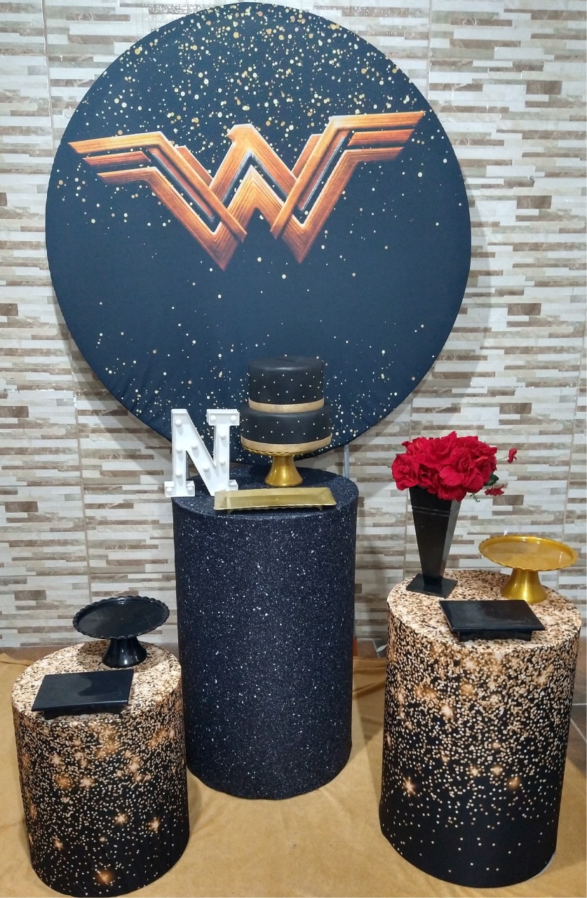 Pegue E Monte Mulher Maravilha Preto E Dourado - Realize Decorações