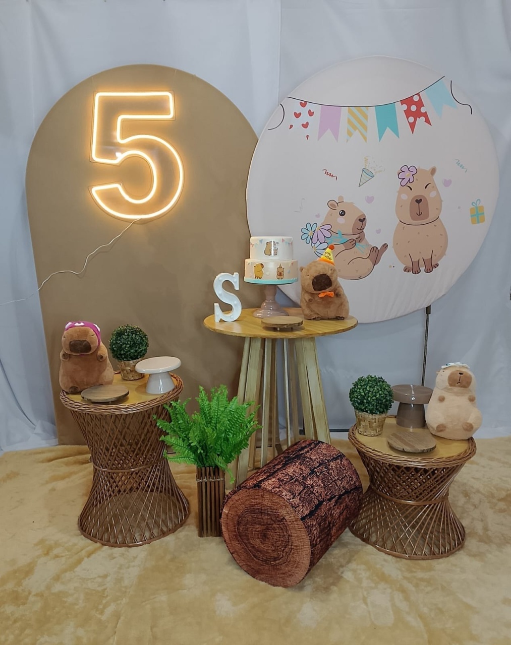 Pegue E Monte Capivara Luxo 2 - Realize Decorações