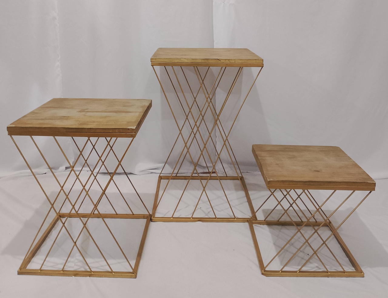 Trio de Mesas Trançadas 2 - Realize Decorações
