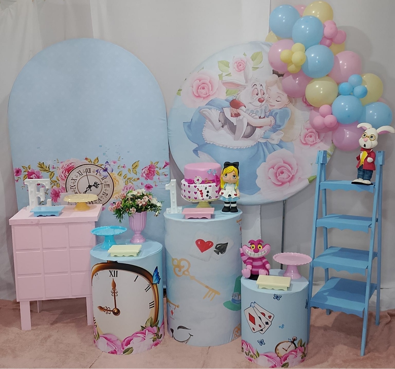 Pegue E Monte Alice No País das Maravilhas Luxo - Realize Decorações