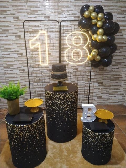 Pegue E Monte Clássico Preto E Dourado  - Realize Decorações