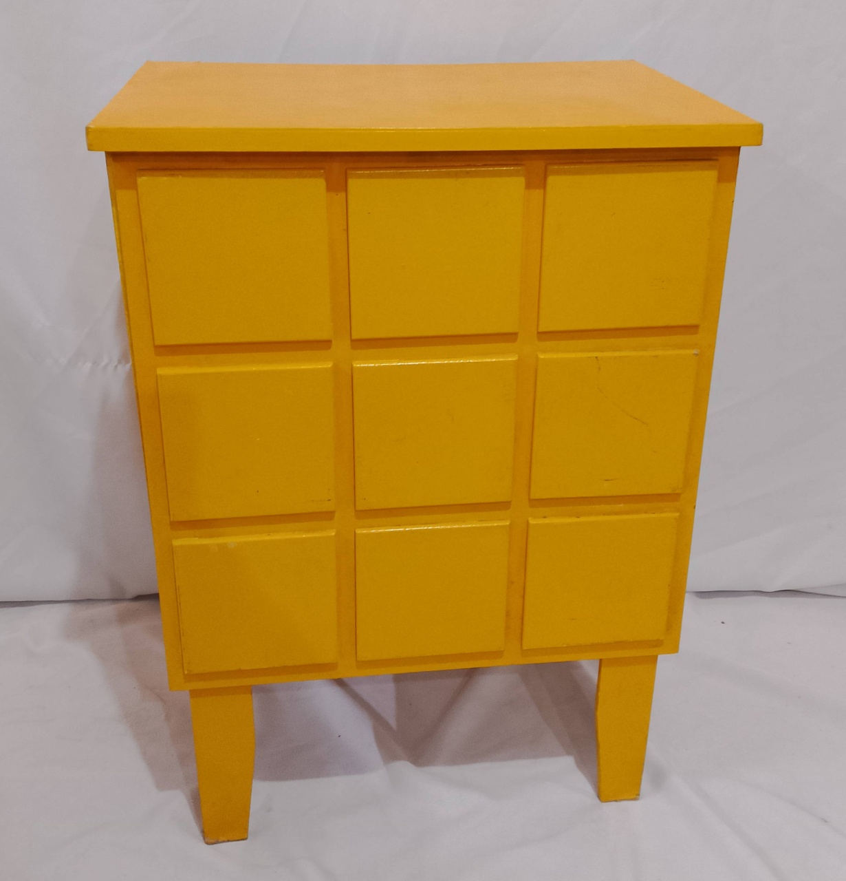 Cômoda Amarela - Realize Decorações