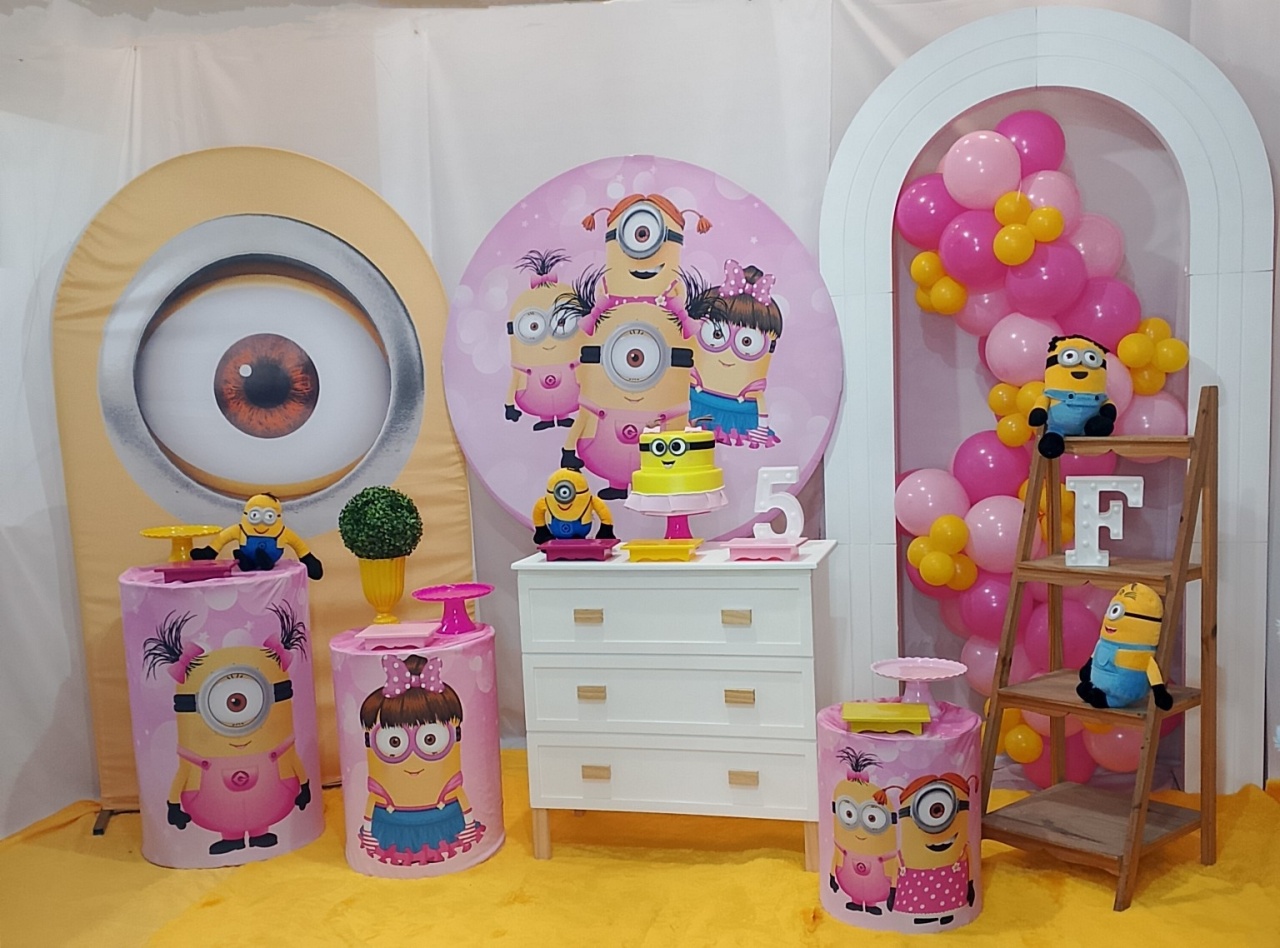 Pegue E Monte Minions Rosa Luxo 1 - Realize Decorações