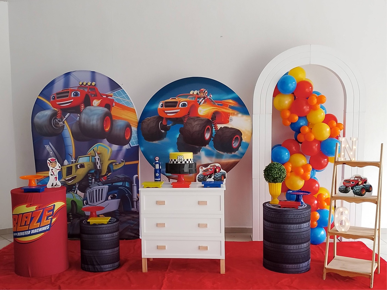 Pegue E Monte Blazer Monster Machines Luxo 1 - Realize Decorações