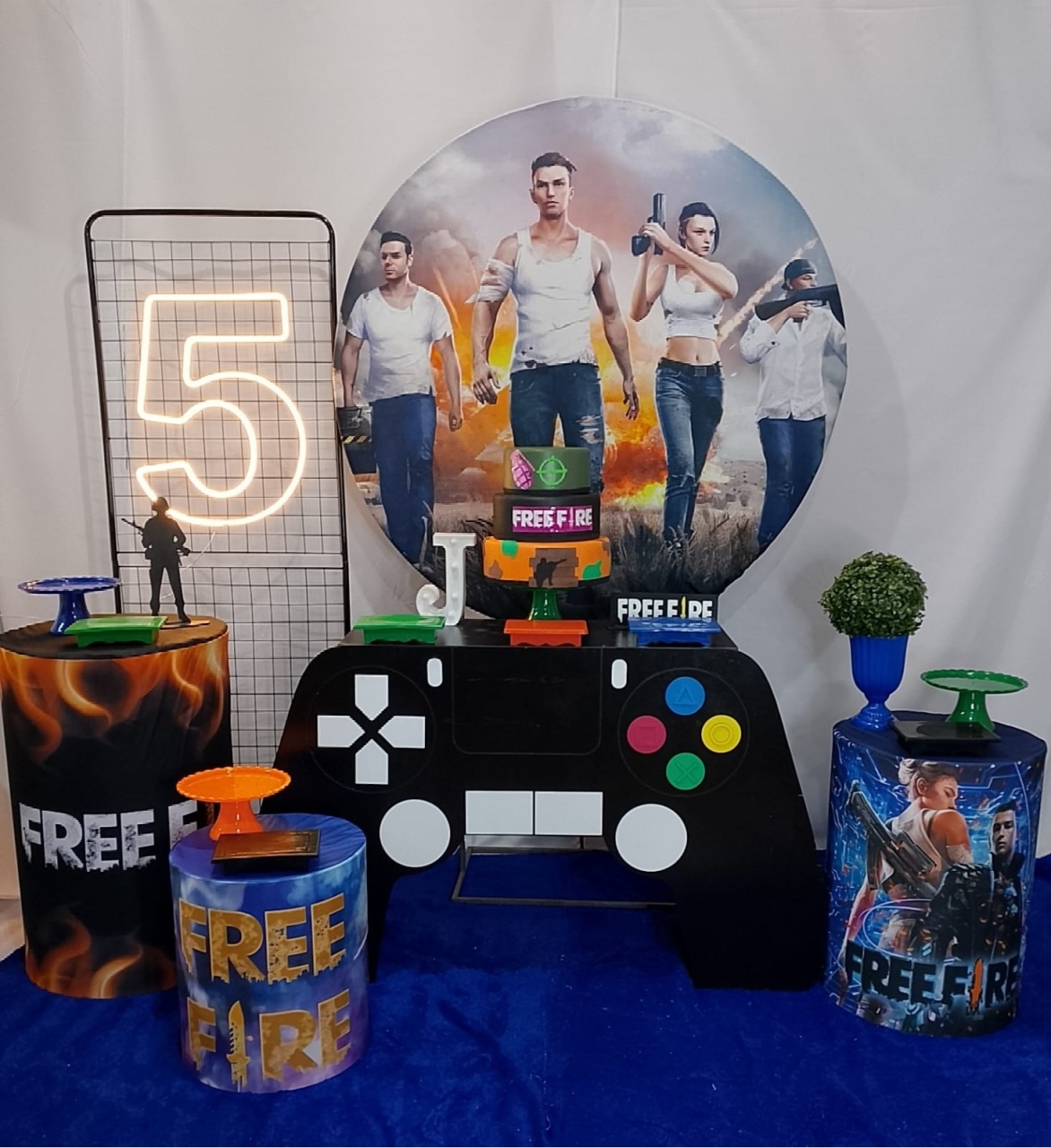Pegue E Monte Free Fire  Luxo - Realize Decorações