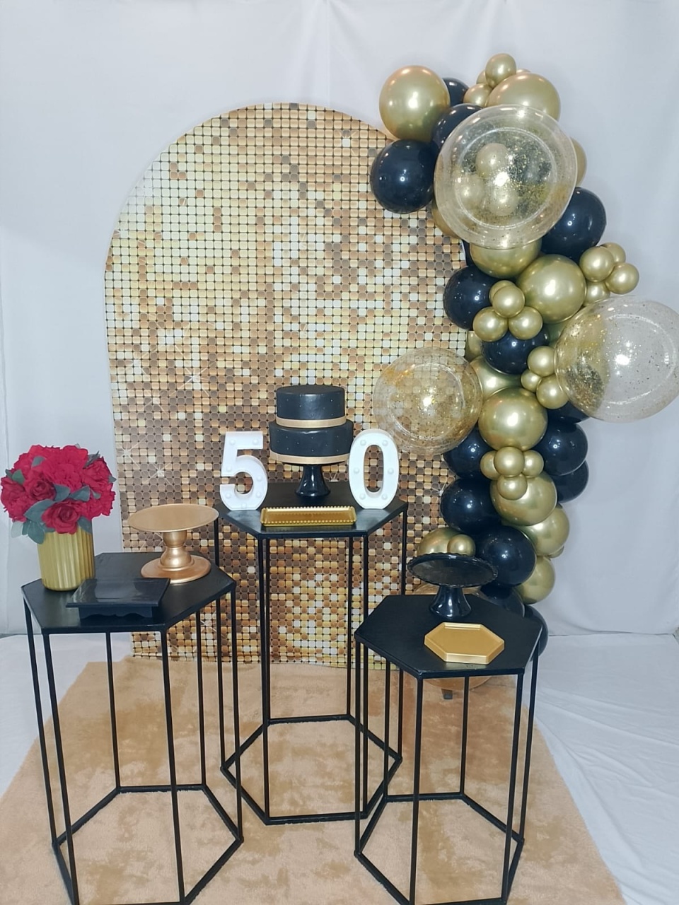 Pegue E Monte Clássico Dourado Mesas - Realize Decorações