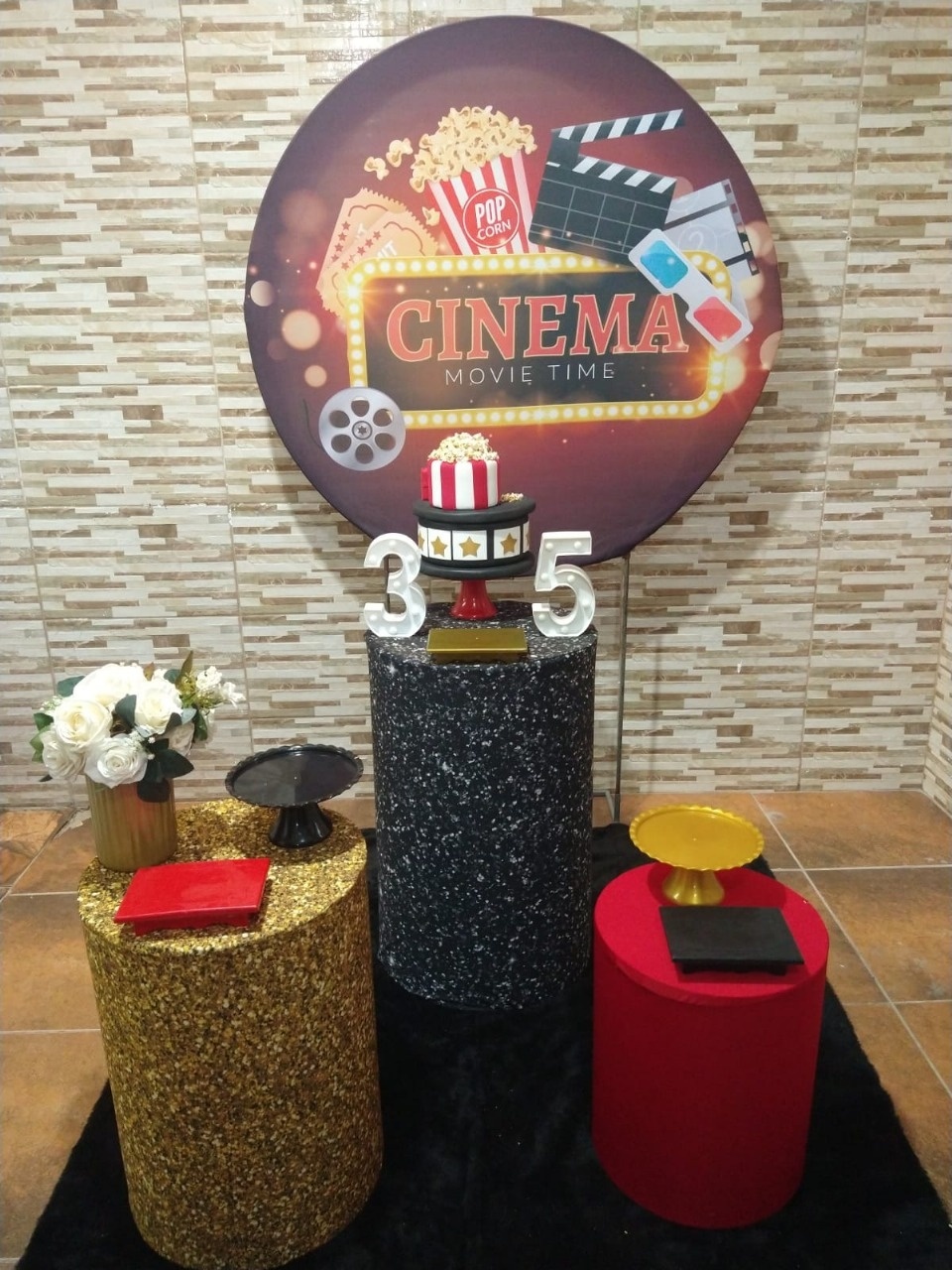 Pegue E Monte Cinema - Realize Decorações