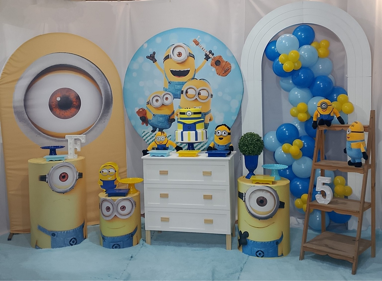 Pegue E Monte Minions Luxo 1 - Realize Decorações