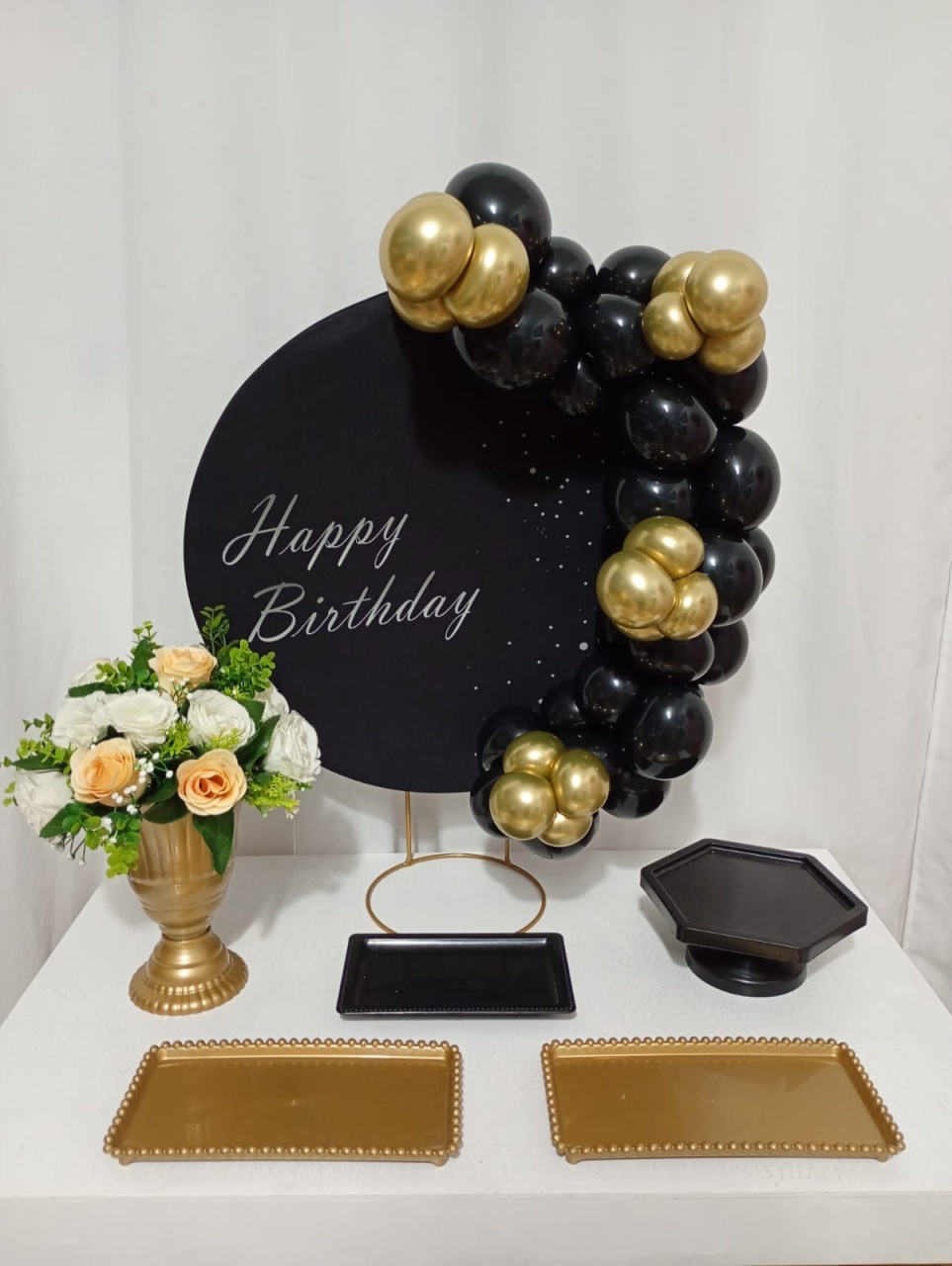 Preto Com Dourado - Festa Na Mesa   - Juntosparasempre 