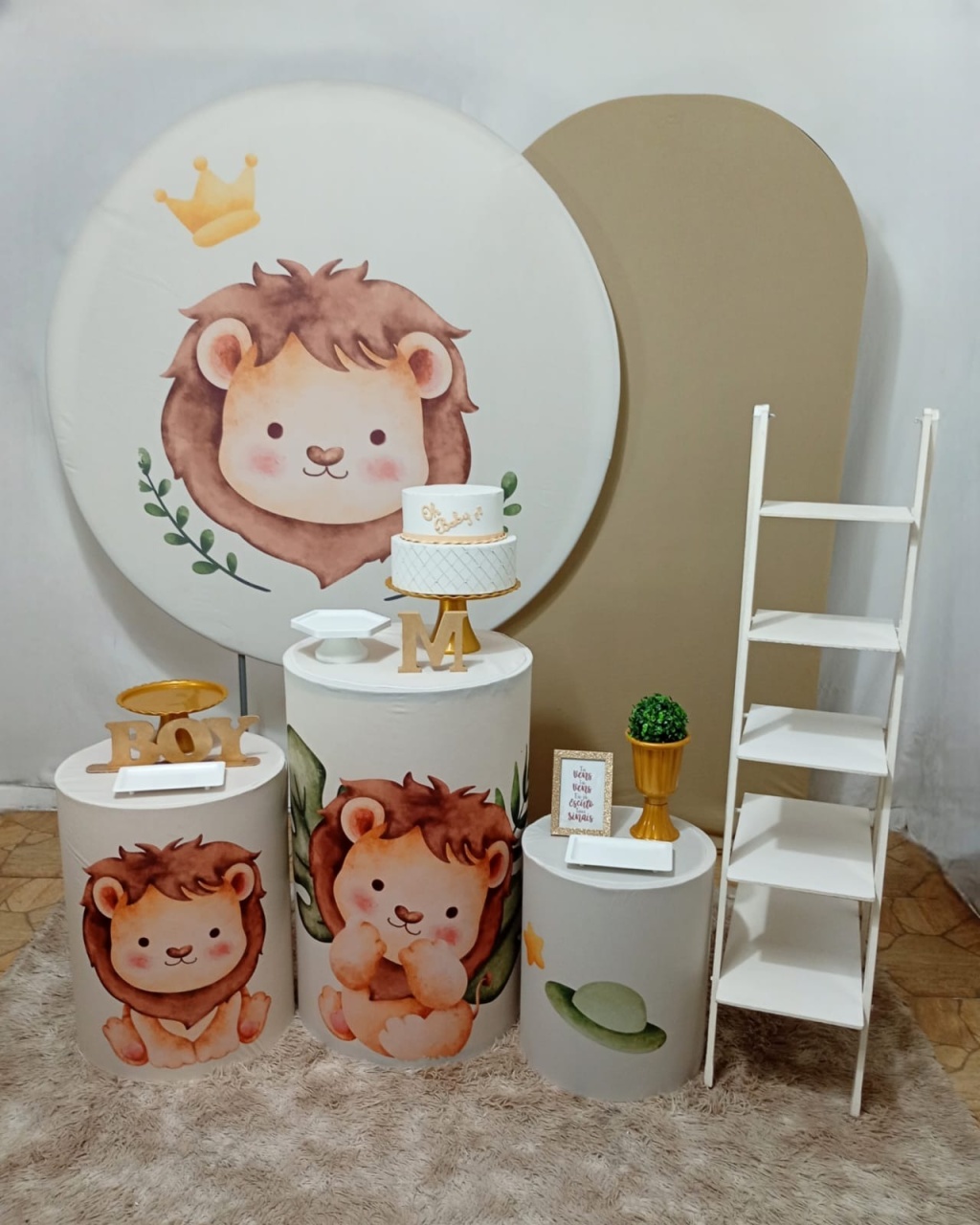 Leãozinho + Escada de Lembracinha  E Painel Romano - Juntosparasempre 