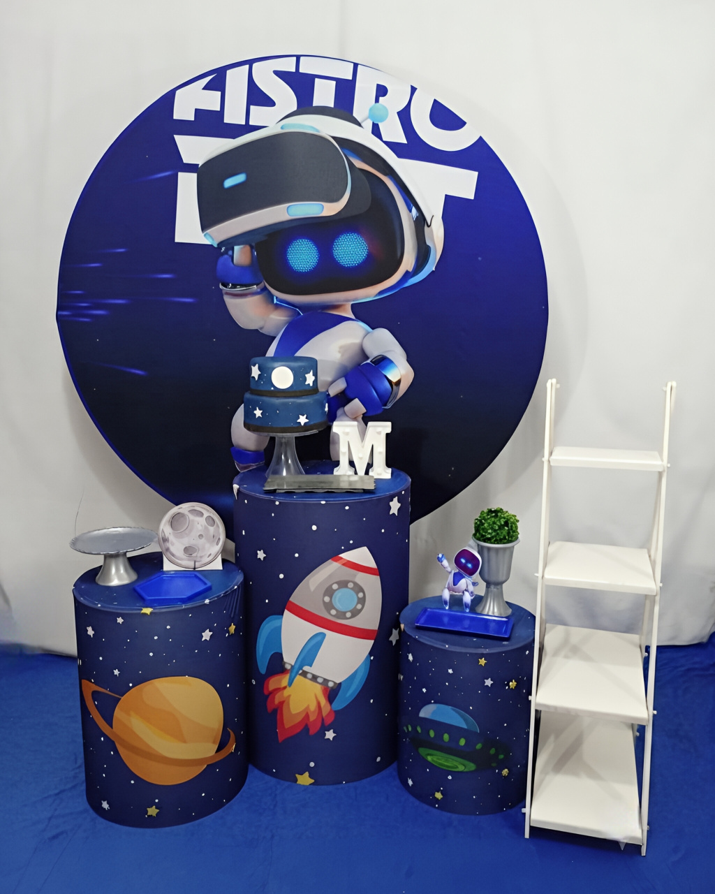 Astro Bot - Kit 1 + Escadinha E Letra - Juntosparasempre 