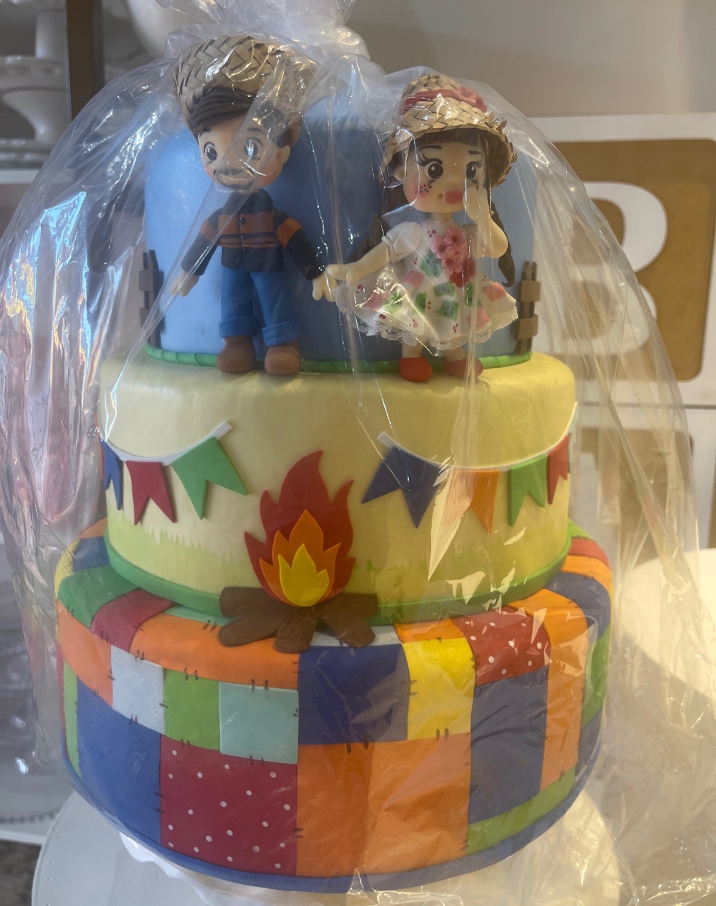 Bolo Fake Arraiá Festa Junina - Grace Festas Store 