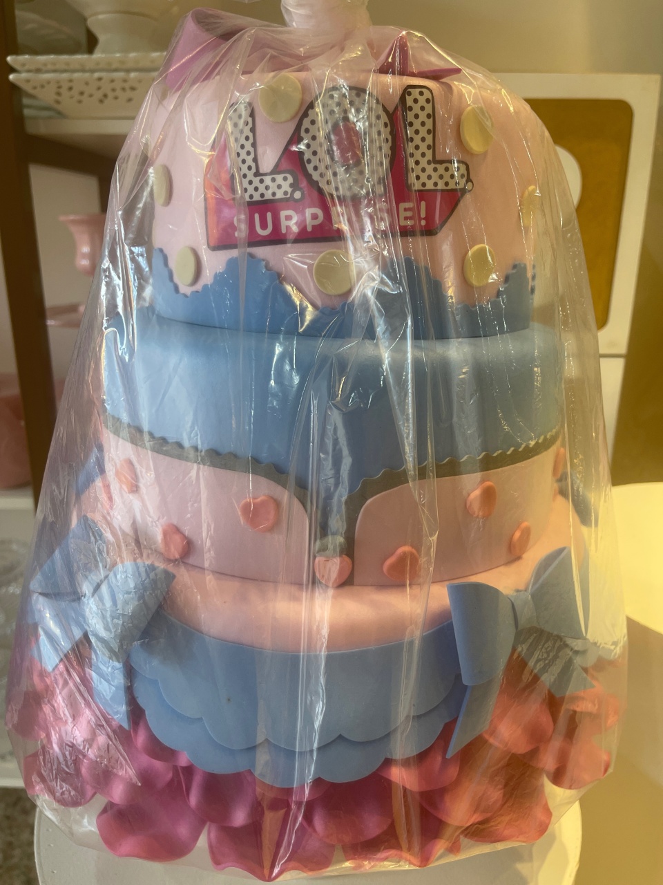 Bolo Fake Lol Surprise - Grace Festas Store 