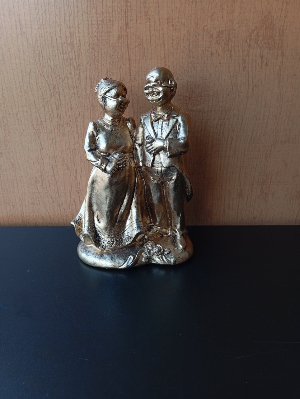 Casal de Cerâmica Dourado - Decoração - Festou